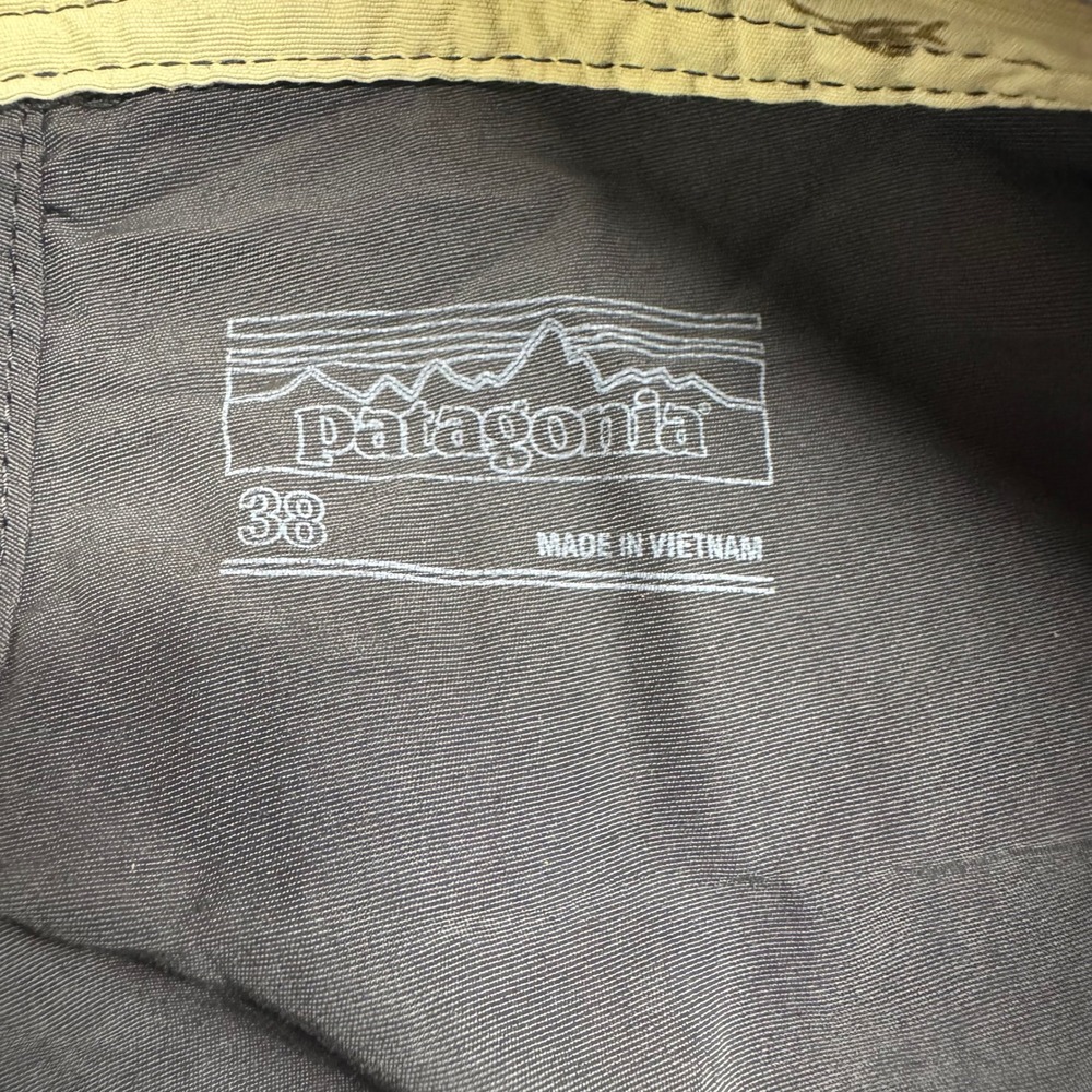 Patagonia Mens Wavefarer Boardshorts 38 Black 8 Inch Inseam - Picture 3 of 5